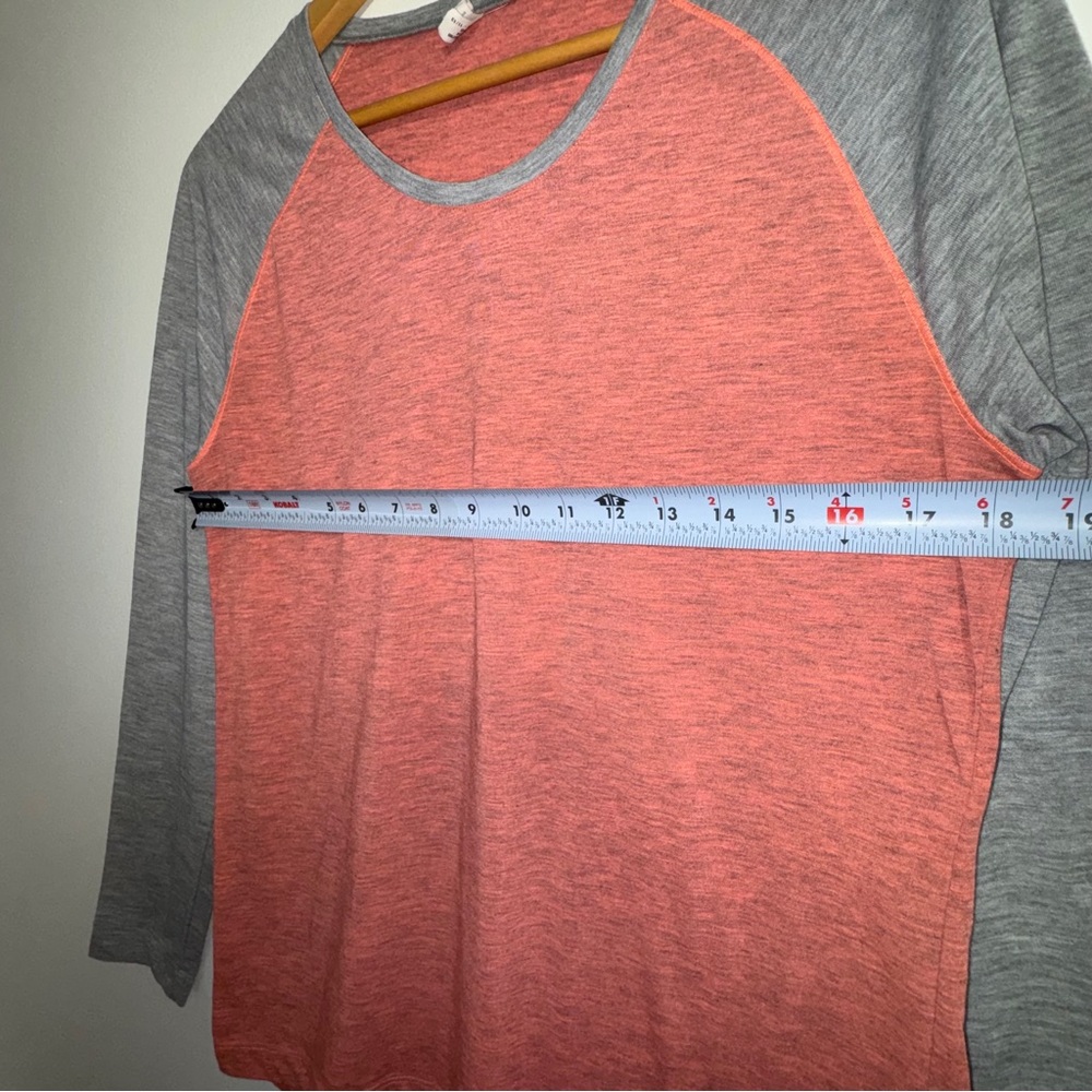 Under Armour Heatgear Long Sleeve Performance Shirt Red Gray Large - Picture 4 of 5